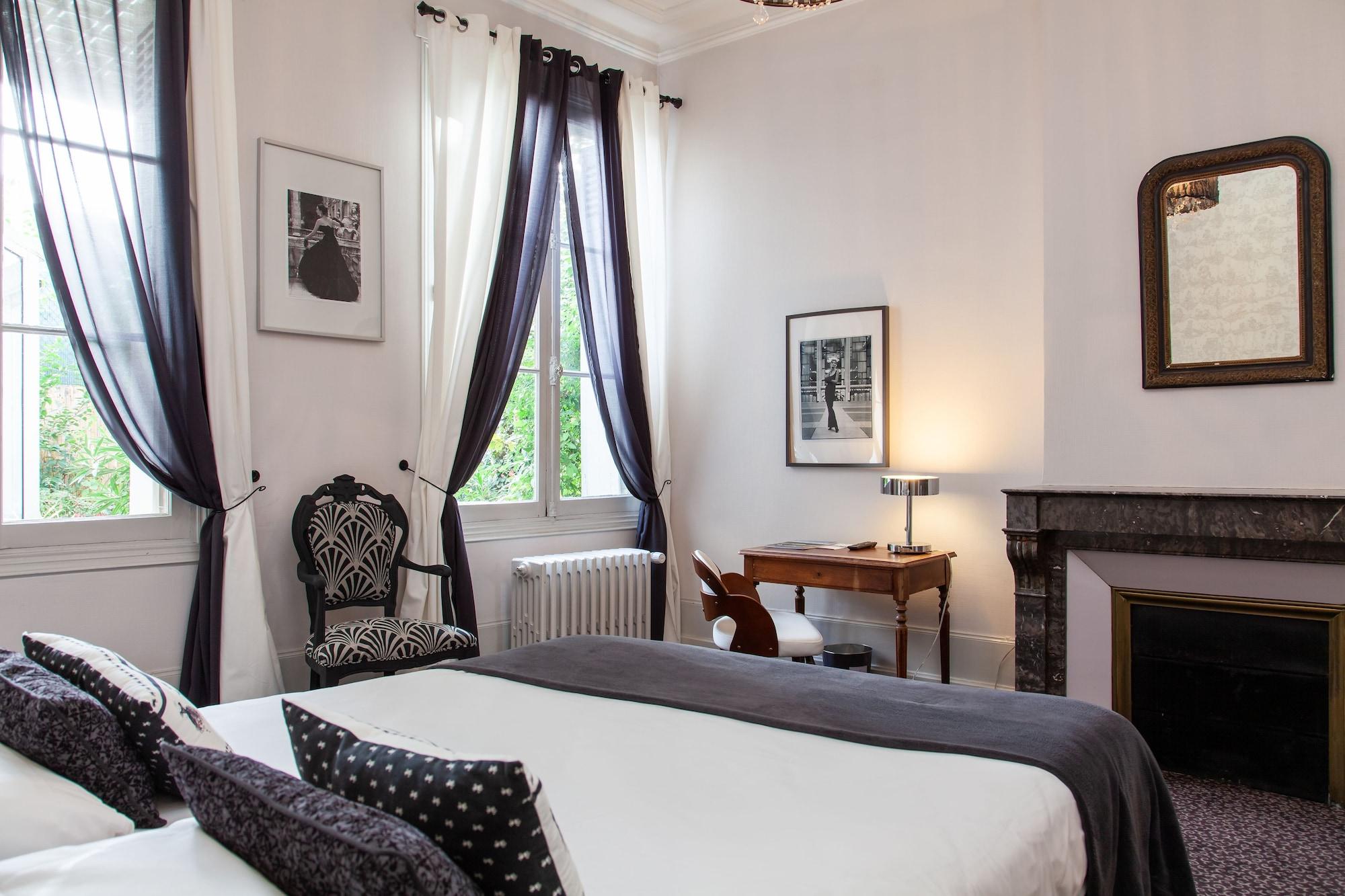Mirabeau Hotel Tours