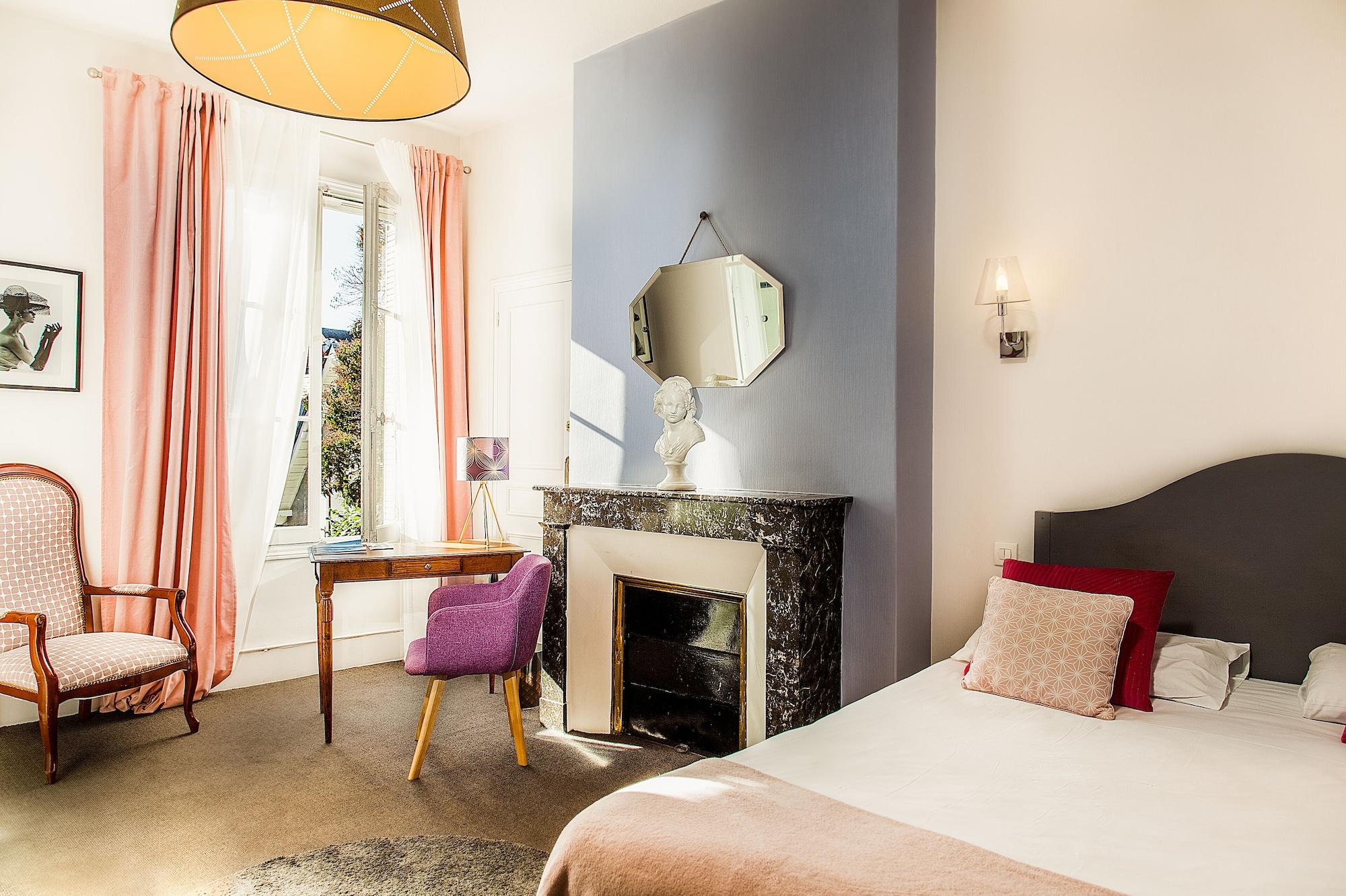 Mirabeau Hotel Tours
